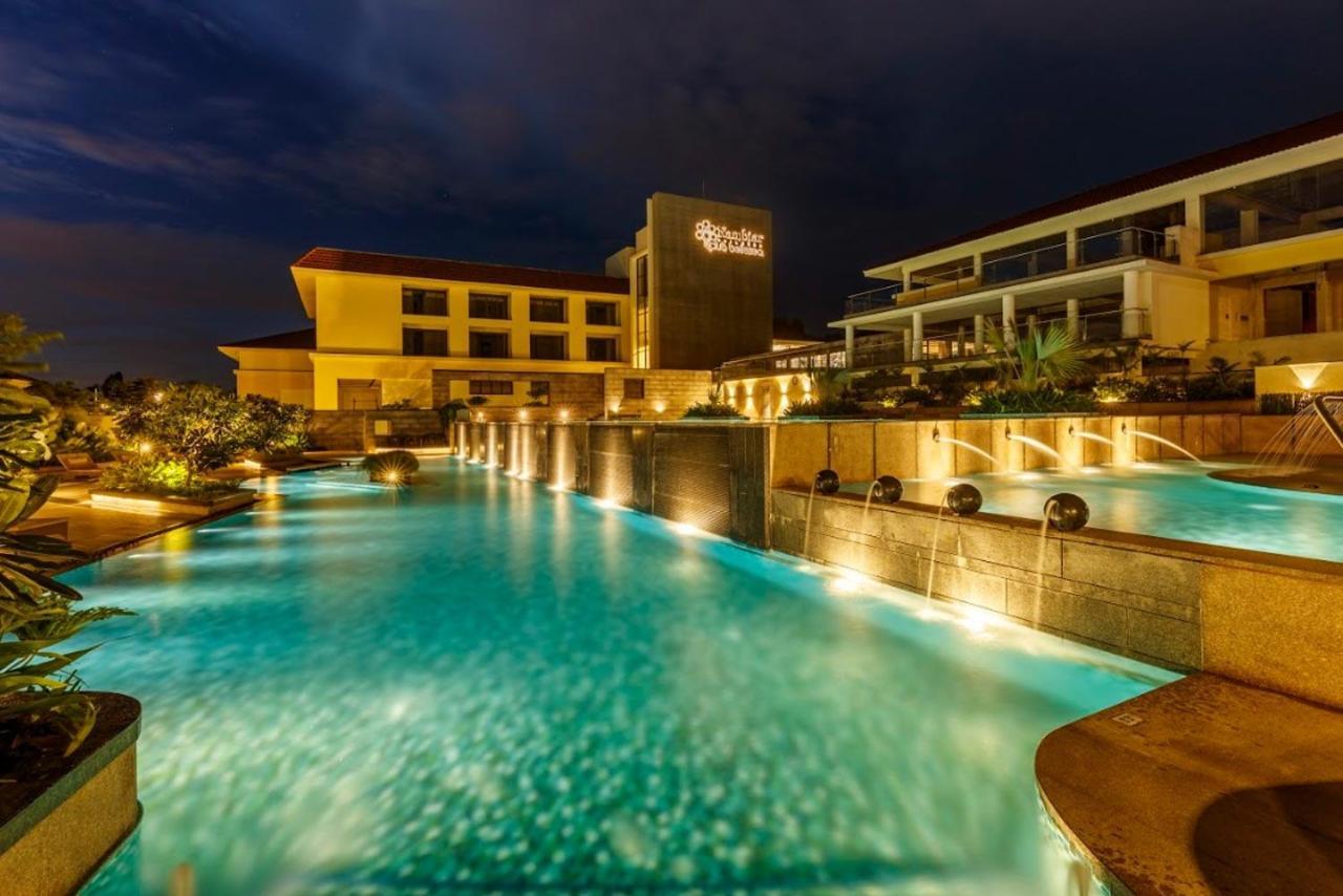 ホテル Nambiar Club Bellezea Kammasandra エクステリア 写真