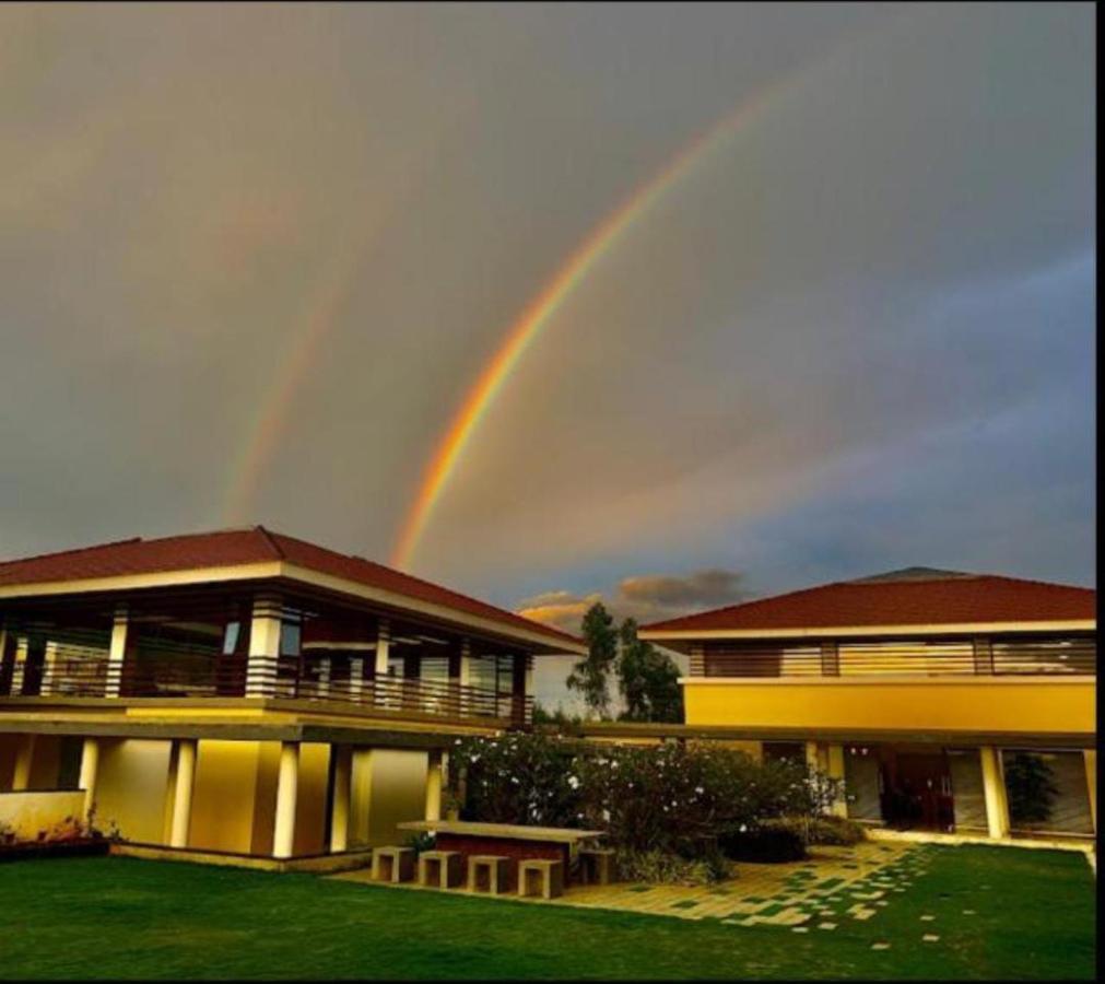 ホテル Nambiar Club Bellezea Kammasandra エクステリア 写真